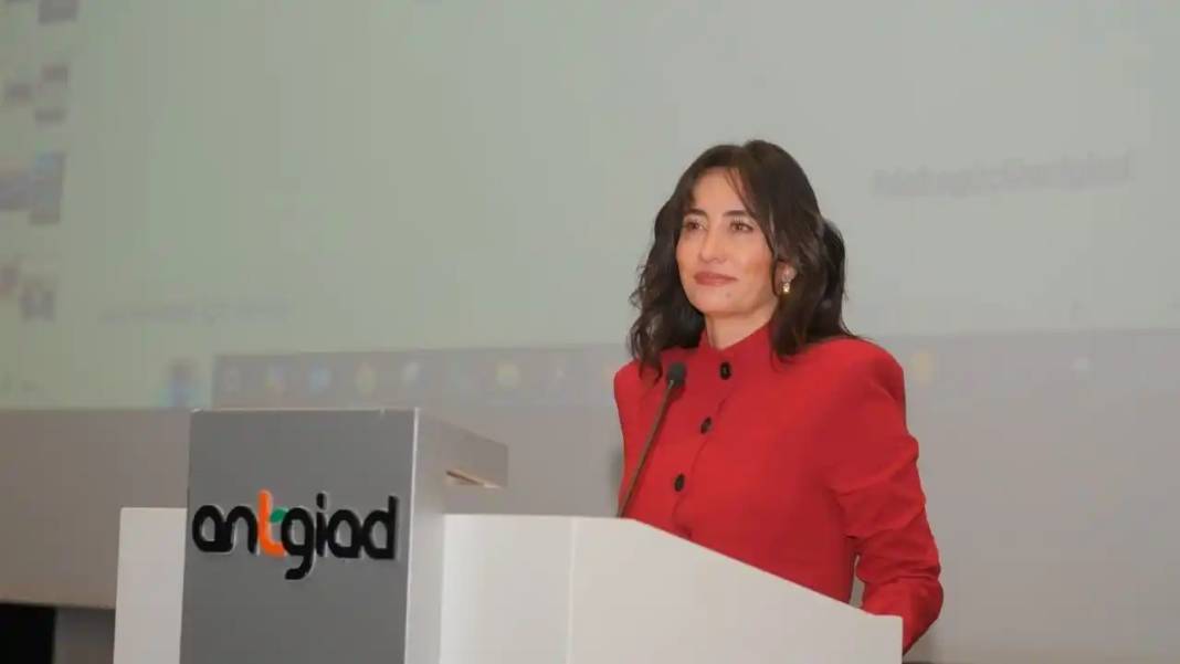 Antalya’da İş Dünyası Buluşması: ANTGİAD Toplantısında Girişimcilik Dersi 3